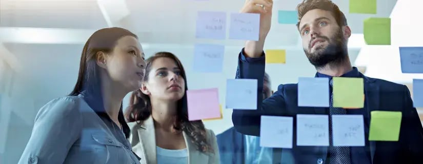 戦略を立てるイメージ