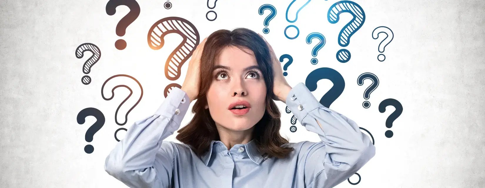 困っている様子の女性